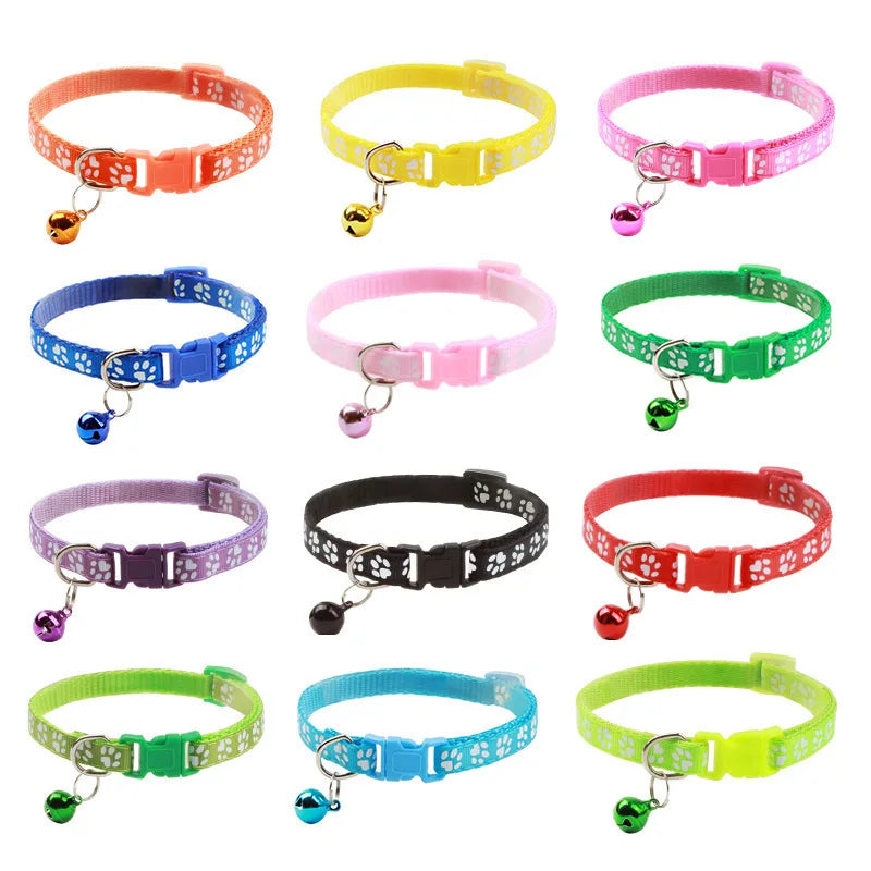 Collar para mascotas con cascabel, diseño de huella de dibujos animados, accesorios coloridos para perros, cachorros y gatos, collar ajustable con cascabel de seguridad para mascotas